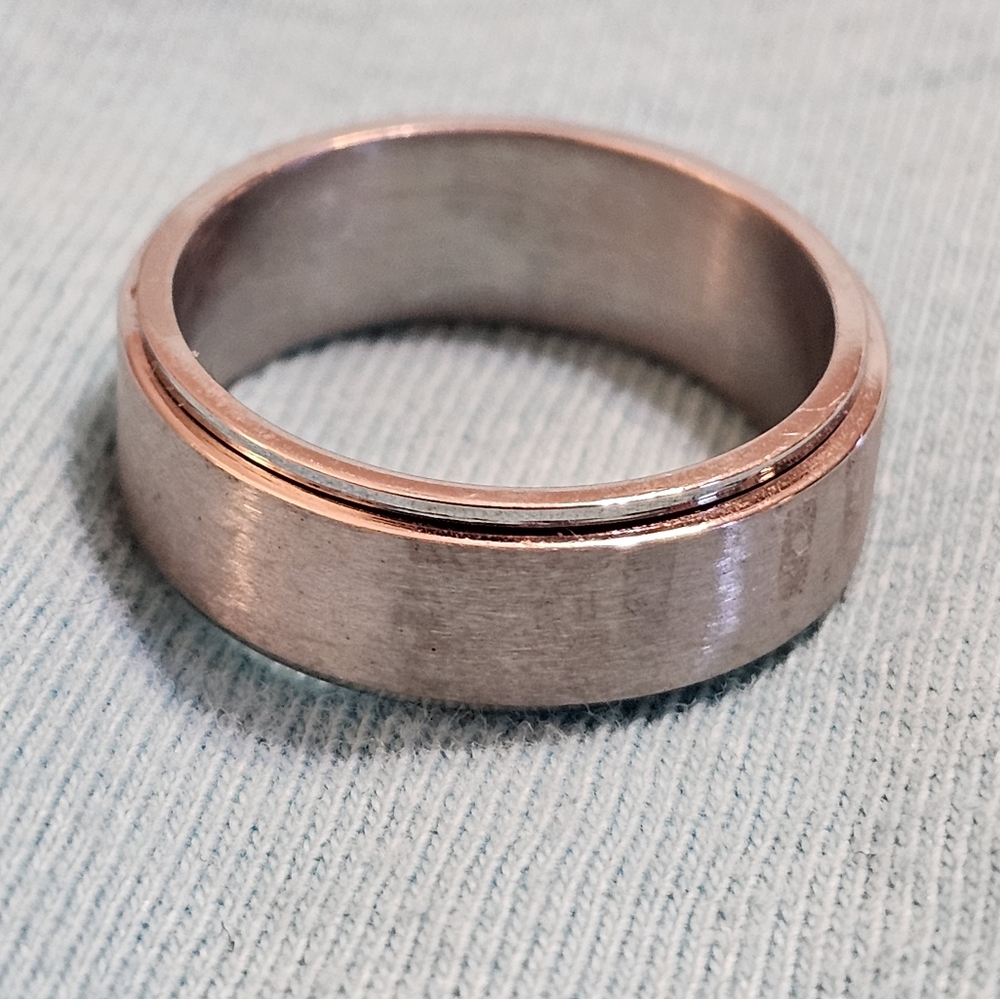 Size 11 Spinning Wedding Band